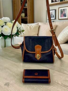 Vintage 90s Dooney Navy All Weather Leather Arrowhead Essex Crossbody/Wallet Set